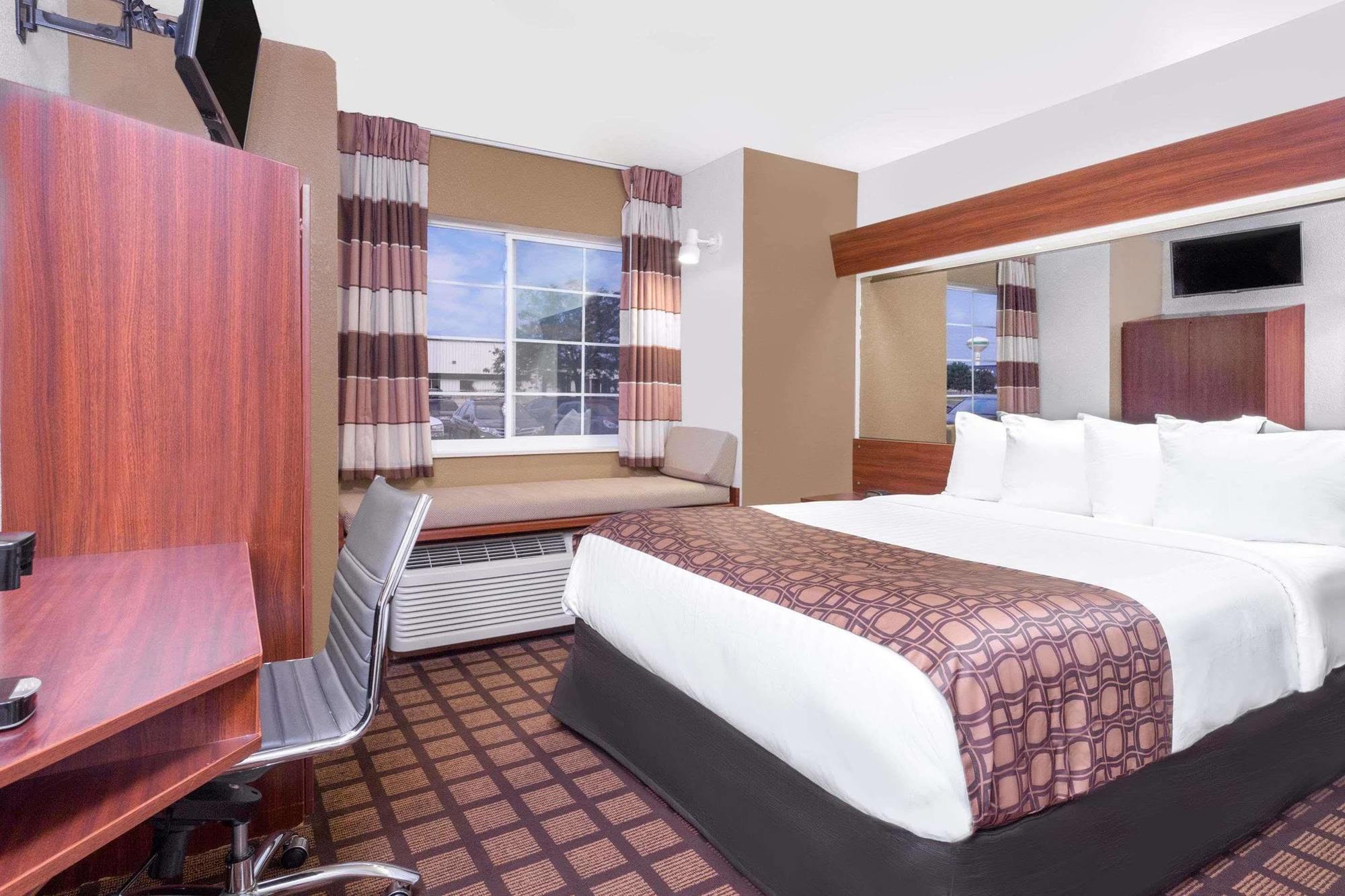 Microtel Inn & Suites By Wyndham Green Bay Exterior foto