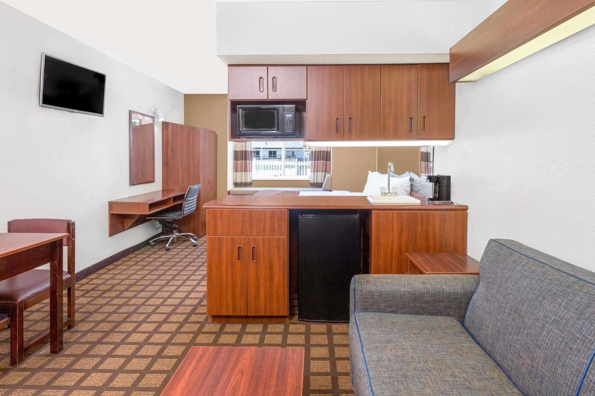 Microtel Inn & Suites By Wyndham Green Bay Exterior foto