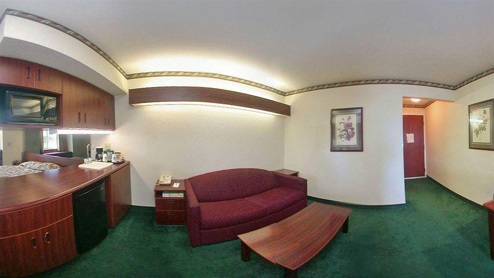 Microtel Inn & Suites By Wyndham Green Bay Exterior foto